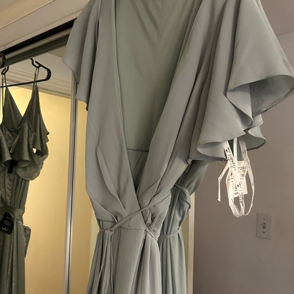 David’s Bridal - flutter sleeve georgette wrap bridesmaid dress - Picture 5 of 5